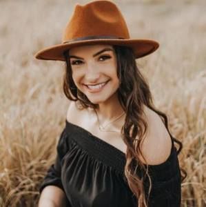 Meet your Posher, Hannah